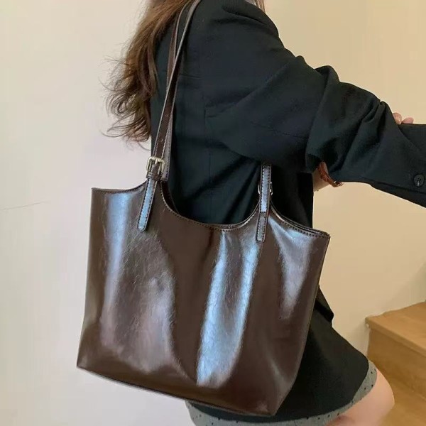 Large capacity tote bag